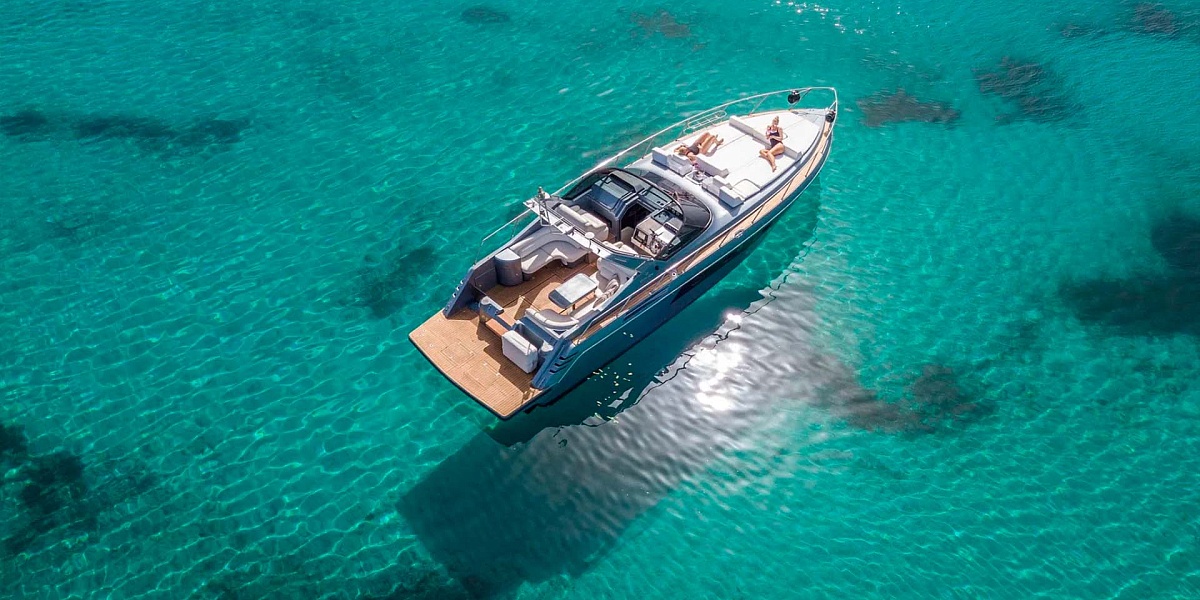 Аренда яхты Cranchi M44 на Миконосе, Греция